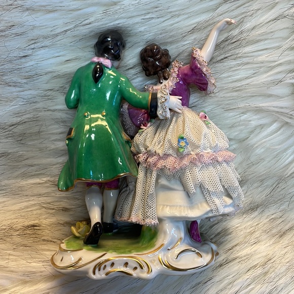 Dresden Frankenthal lace couple dancing, hand painted Germany antique figurine. - Picture 4 of 7
